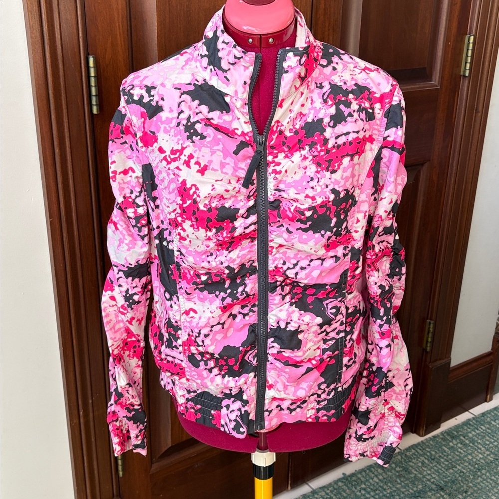 Calvin Klein  quick dry performance jacket/top  gathered Pink/Black Camo size S